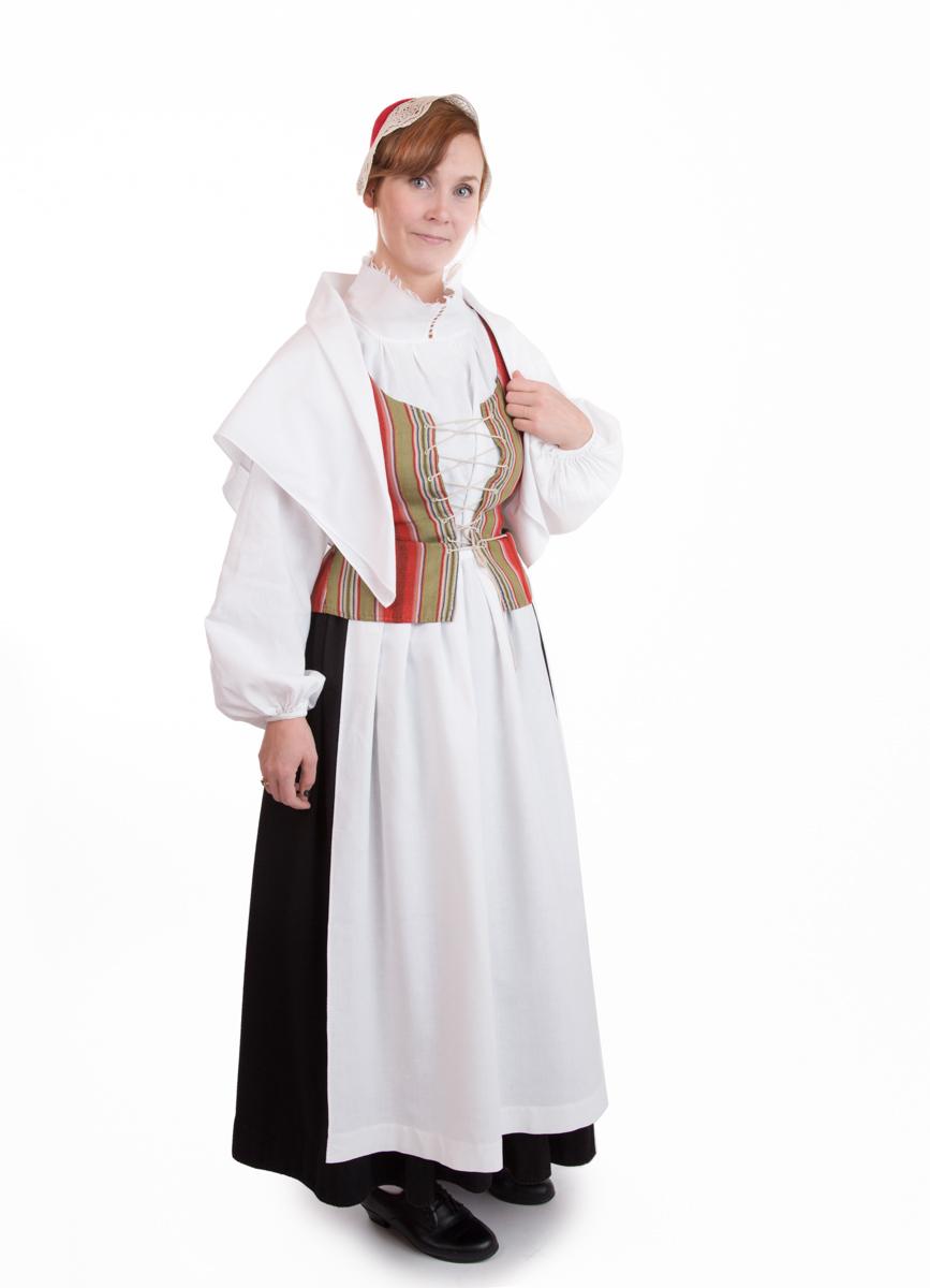 Maskun naisen kansallispuku