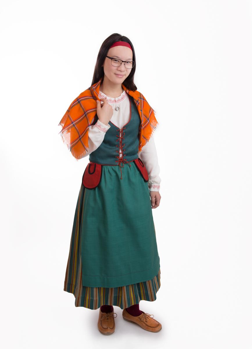 Perä-Pohjolan tytön puku
